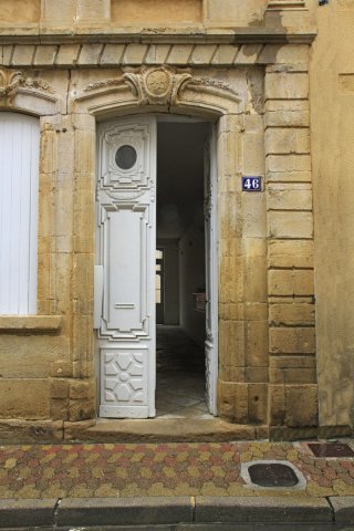 19. hôtel Dupeyré (XVIIIe siècle - MH) 46 rue Dulamon porte d\'entrée [photo JPV]